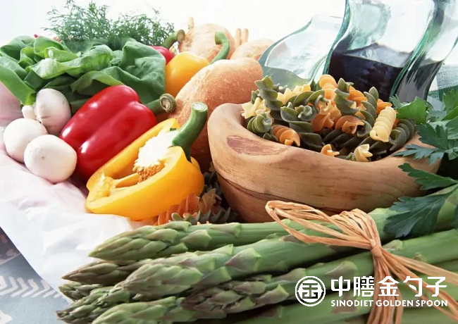 央廚預(yù)制菜引領(lǐng)餐飲業(yè)變革，提升生活品質(zhì).png